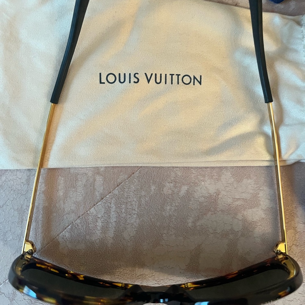 Louis Vuitton Tortoise Shell Sunglasses - Picture 5 of 11